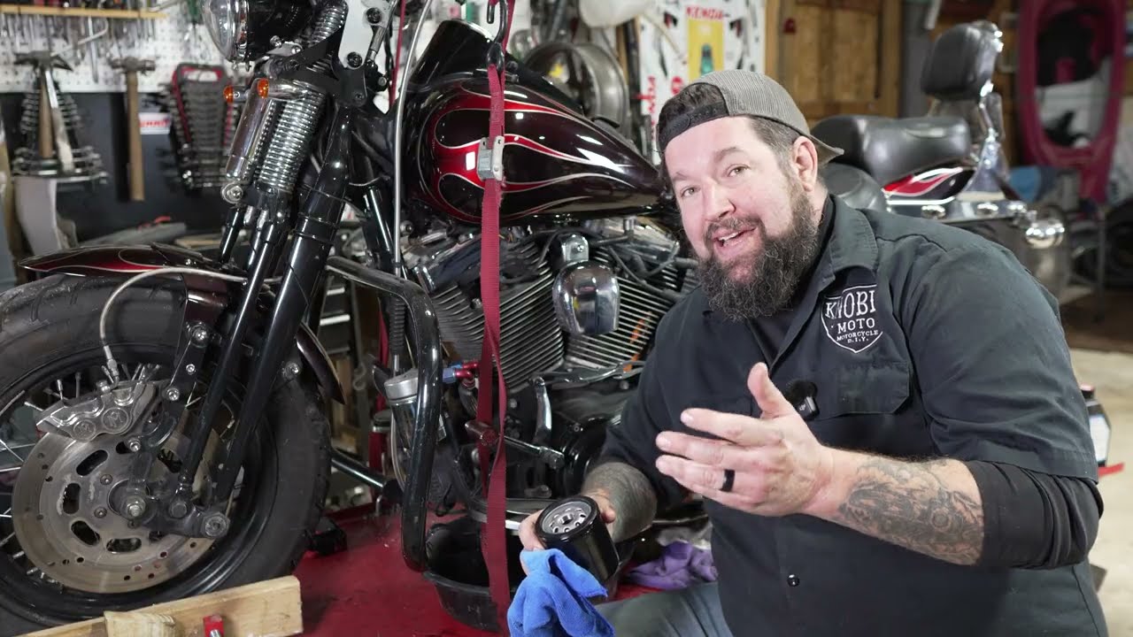 Пошаговое объяснение процедуры замены масла в мотоцикле Harley с тремя отверстиями | Полное техни...