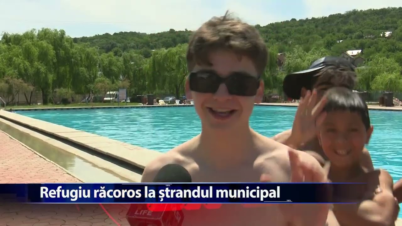 REFUGIU RACOROS LA STRANDUL MUNICIPAL