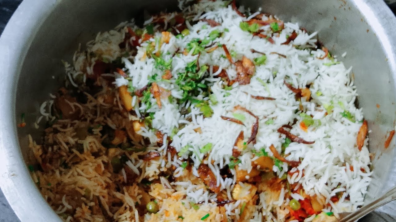 पणीर व्हेज बिर्याणी #food #biryani #nanded #mh26 #biryanilovers #homemade #mom #indianfood 