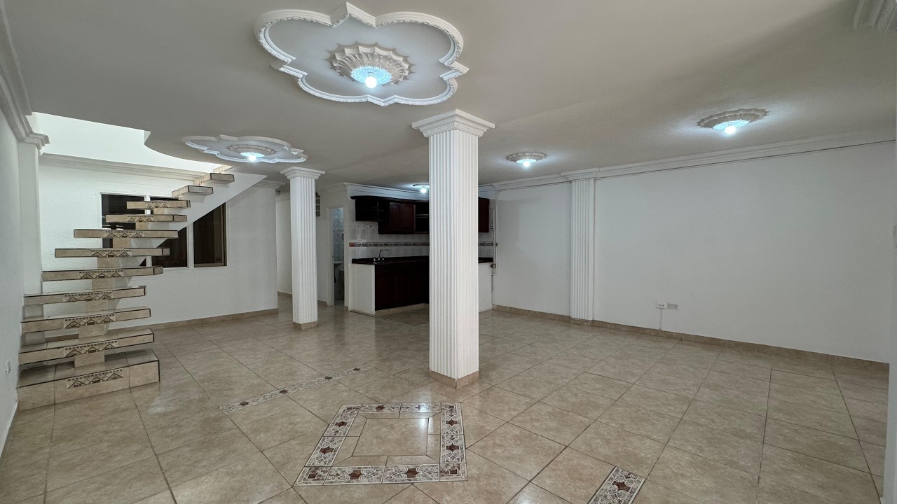 Casa de dos pisos más terraza en venta - Conjunto residencial Urbanización Campestre Palmira Valle