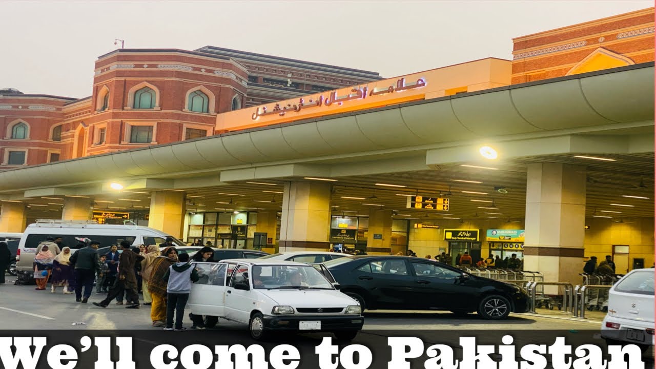 ویلکم ٹو پاکستان ایٹ علامہ اقبال انٹرنیشل ائیرپورٹ