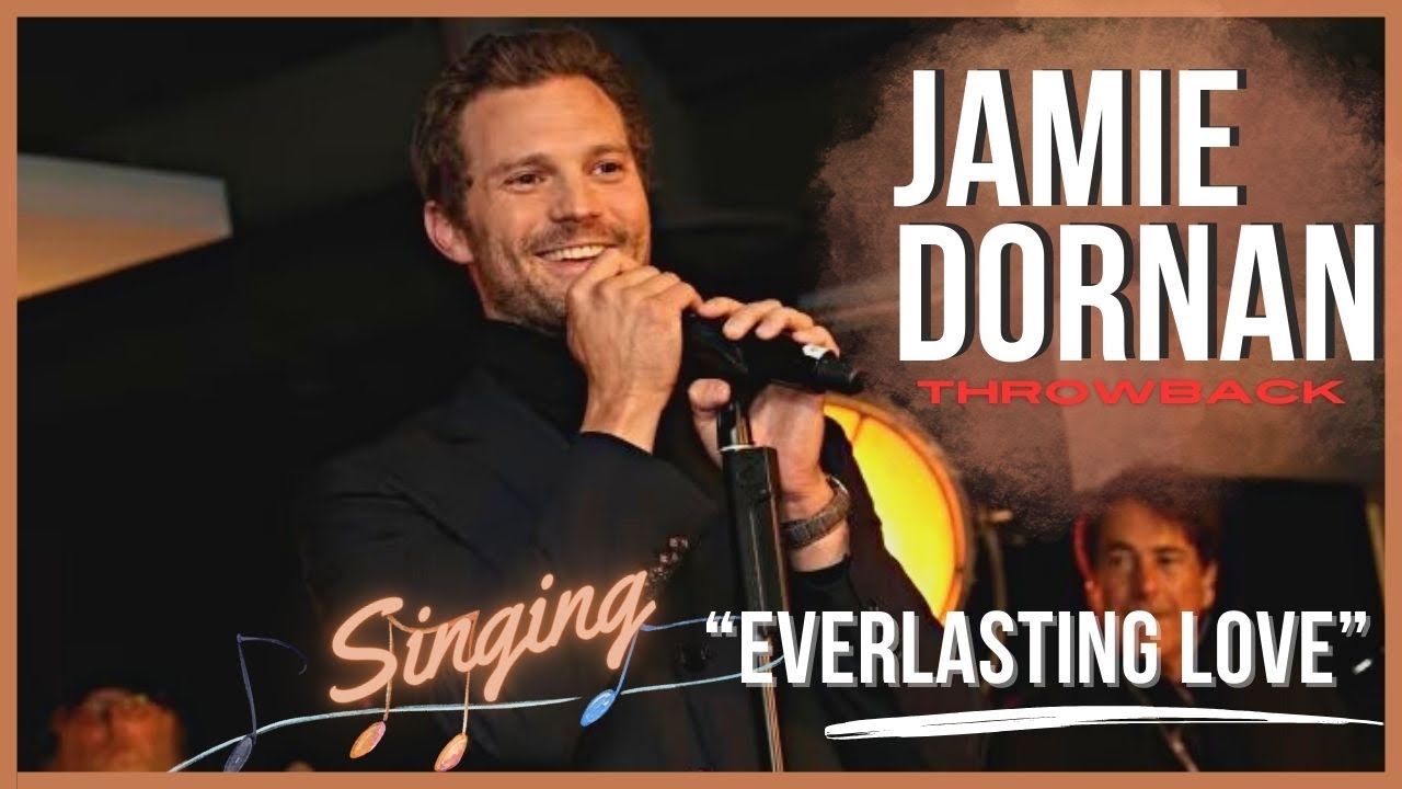 (#Throwback) Jamie Dornan cantando “Everlasting Love” na estréia de ‘BELFAST’ em L.A.! 🎤🍀🤍 [2021]