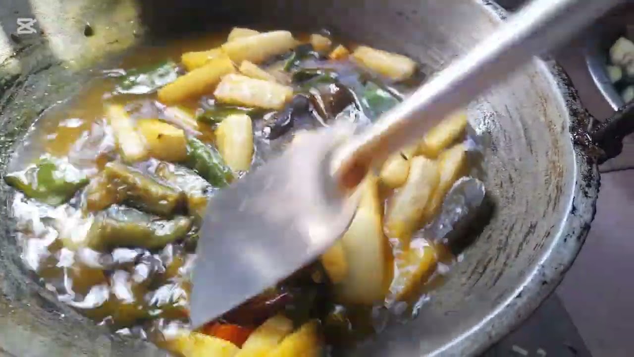 আজকে রান্না হলো শাক দিয়ে মাছের ঝোল এবং কচু বেগুন দিয়ে মাছের ঝোল 😋
