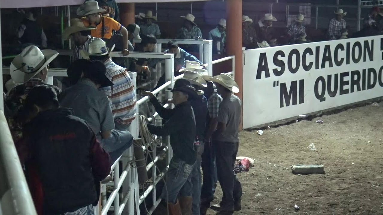 Lienzo charro las 3 amazonas