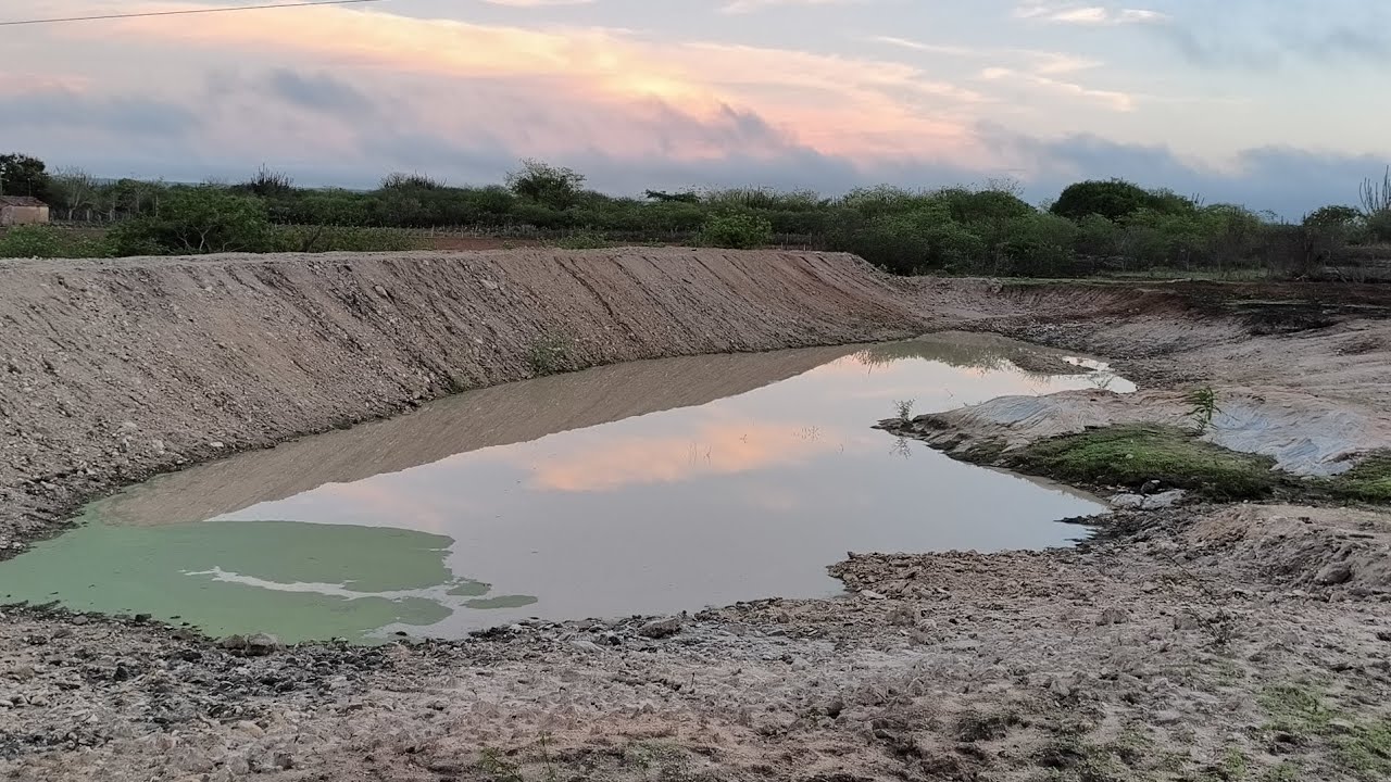 MUITA CHUVA ONTEM A TARDE AQUI NO SÍTIO GRAÇAS A DEUS O BARREIRO TOMOU BASTANTE ÁGUA A AS LAVOURA !!