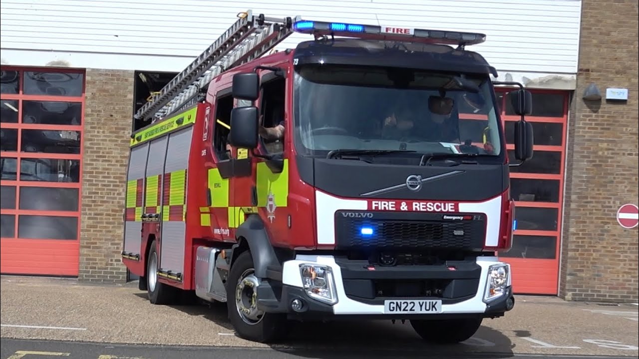 **TANOY** East Sussex Fire & Rescue Service, Bexhill (73P1) Volvo FL turnout to a fire in the open