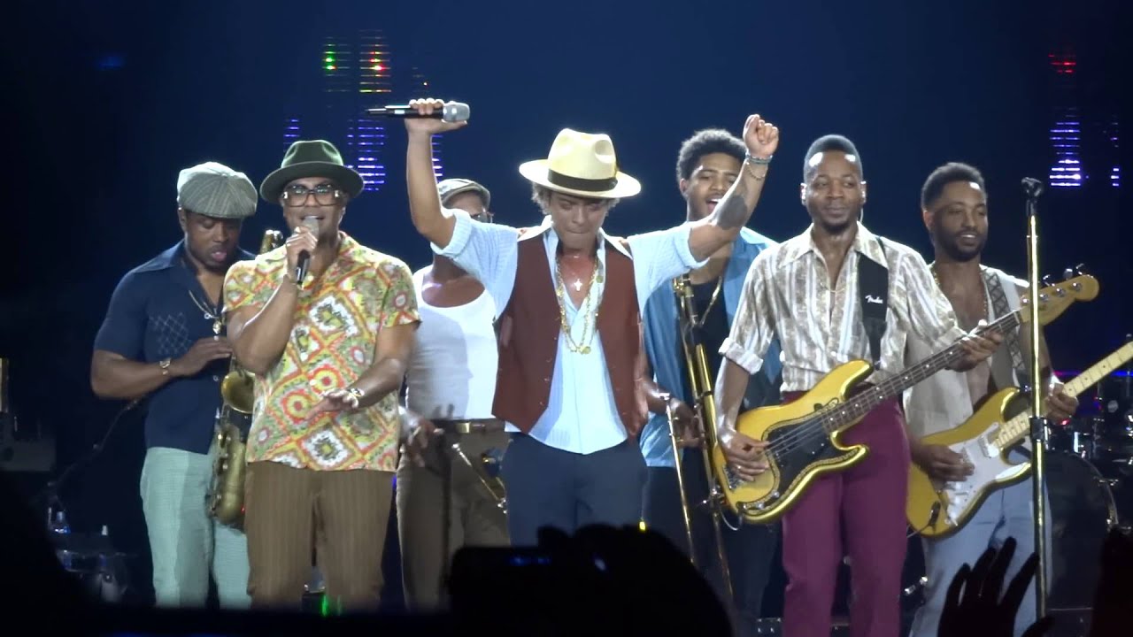Bruno Mars - Treasure - live Sheffield 12 october 2013 - HD