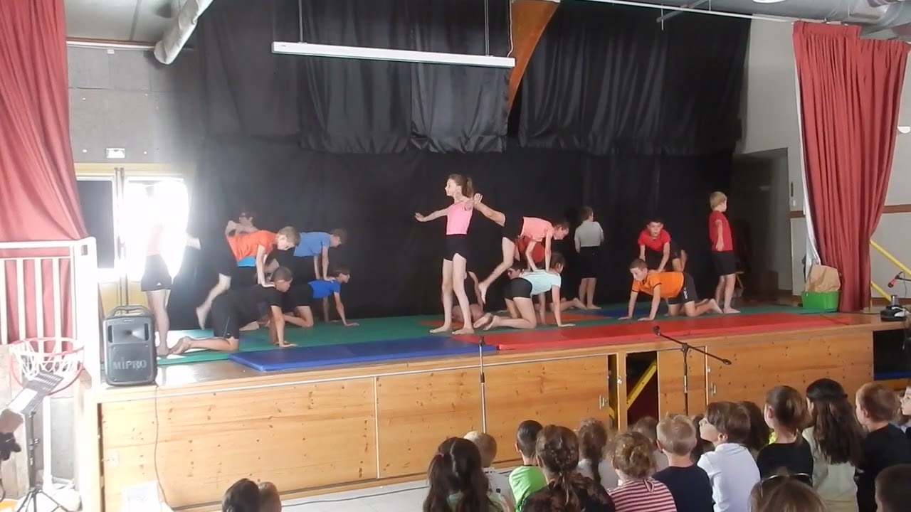 Spectacle Des Écoles d'Aranc Et d'Évosges . 2 juillet 2022 . CE2.CM1.CM2. (Évosges) ACROSPORT 🎶🎸🤘💙💃🕺