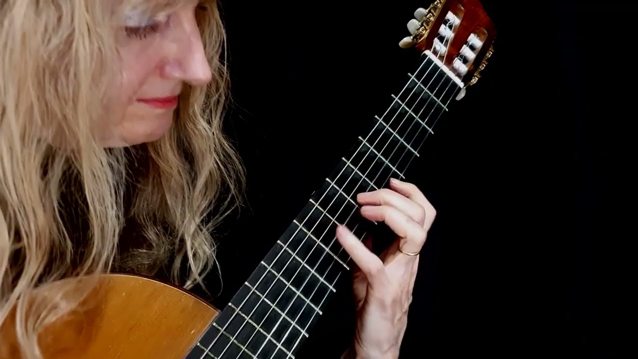 ELOGIO DE LA DANZA  (Leo Brouwer)  classical guitar by Monika Hiertz