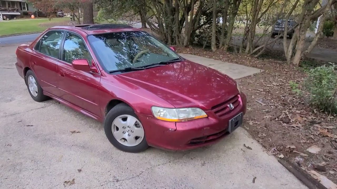 Более пристальный взгляд на Honda Accord V6, вид с высоты птичьего полета, 2001 год