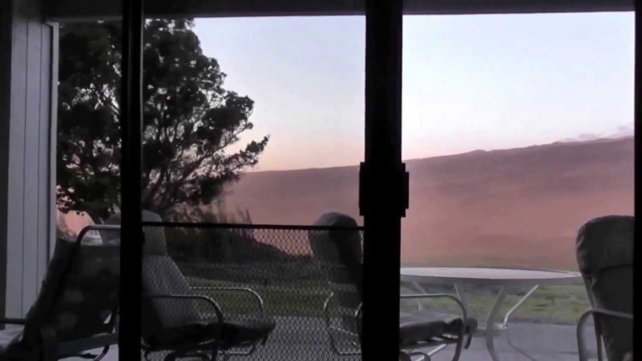 Damaging Windstorm with 70mph gusts - Hawaii March 30th, 2010