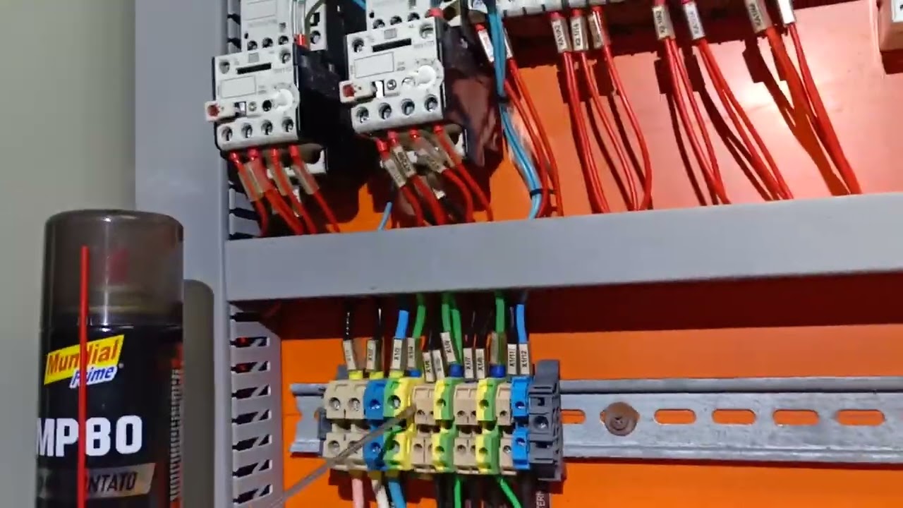 Como dar manutenção preventiva em Quadro de Comando Elétrico