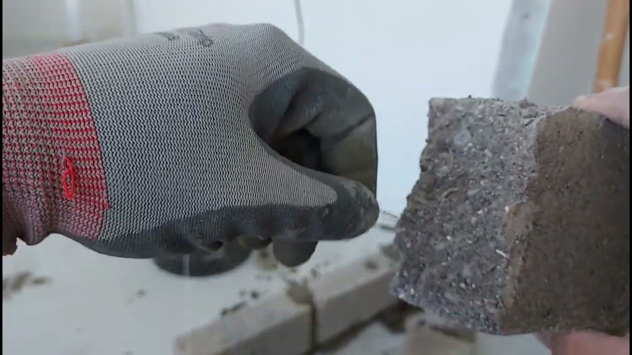 新公屋間沙磚牆