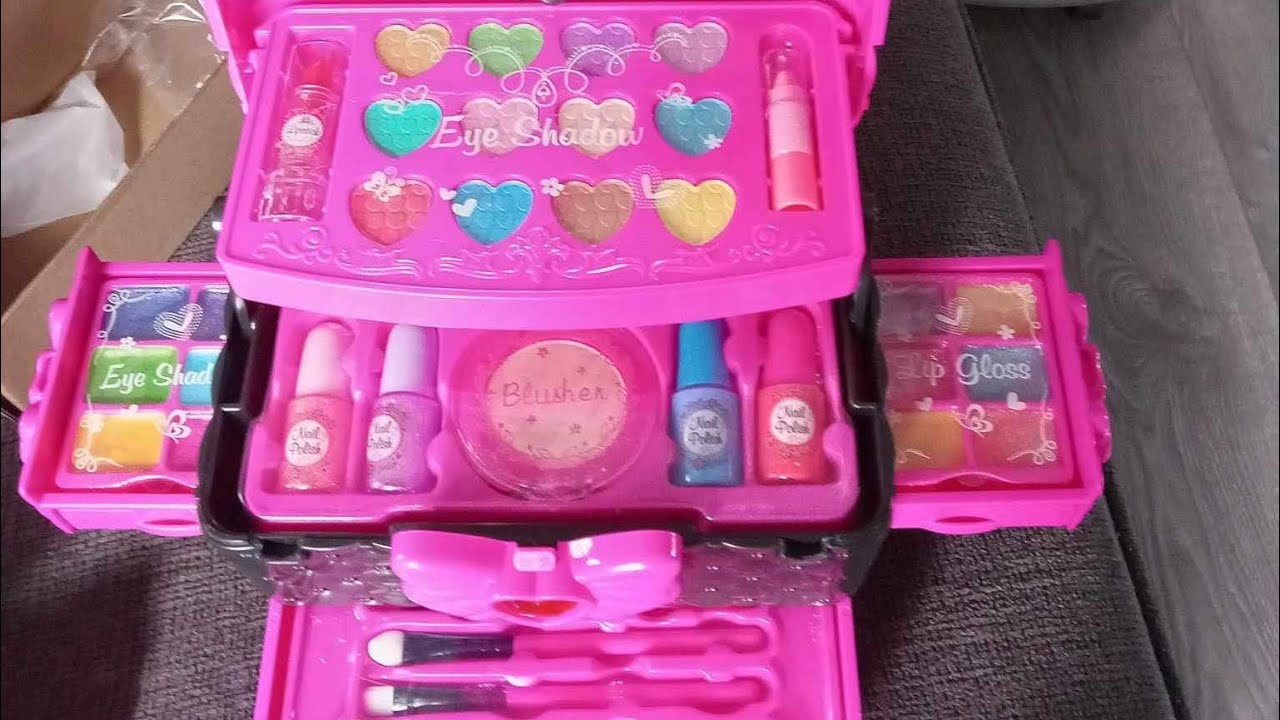 Unboxing Her Favorite Makeup kit from @amazon