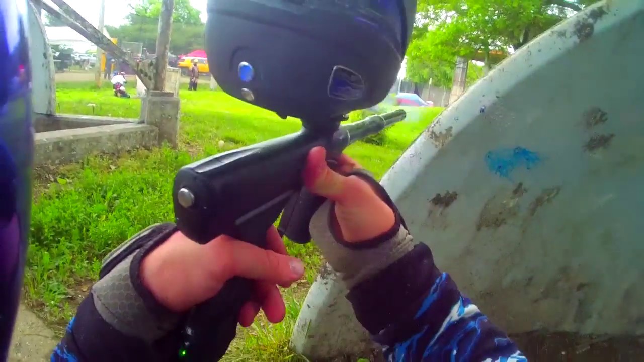 Dye DSR Shooting on the Field. Blast Camp Paintball Mad Max