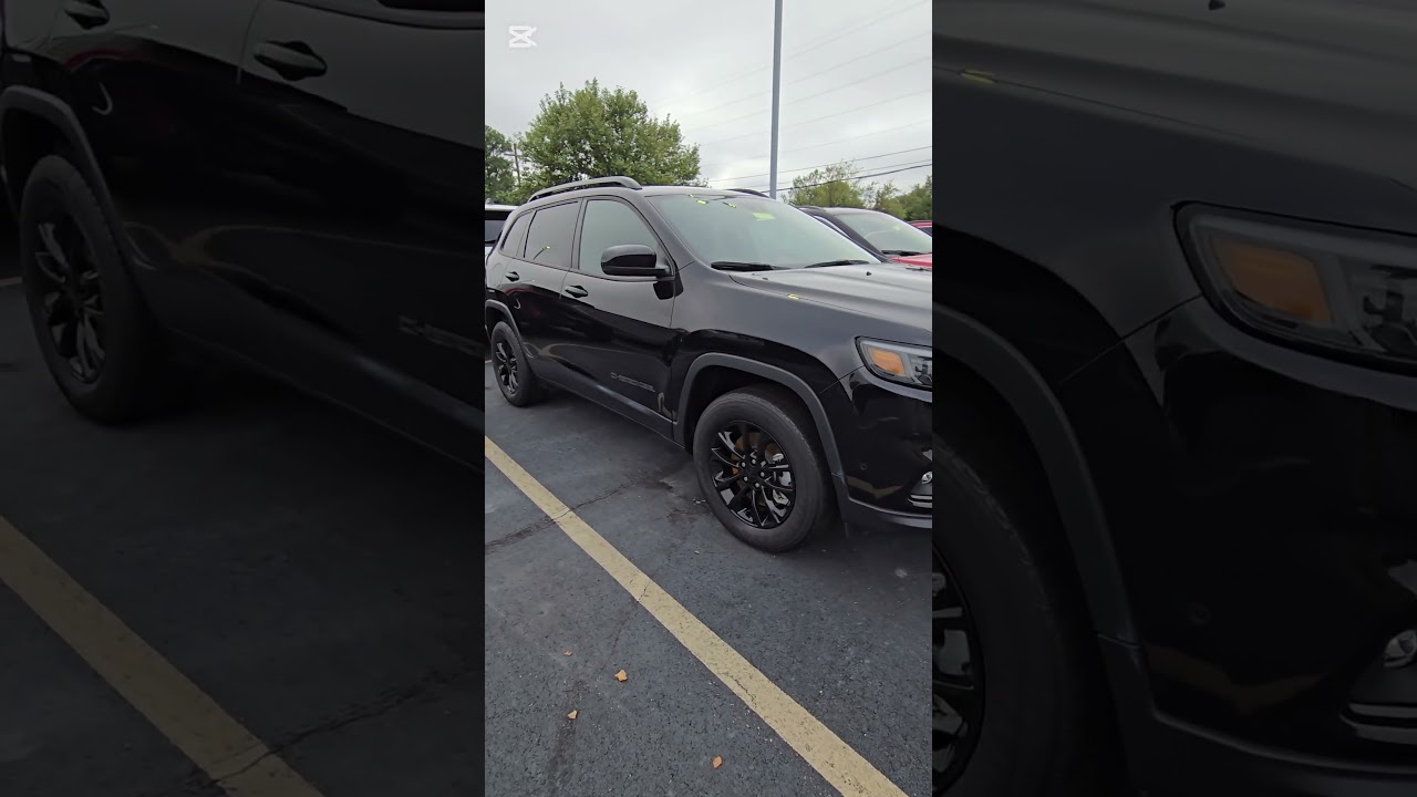 2023 Cherokee Altitude w/ Navigation (P7199)