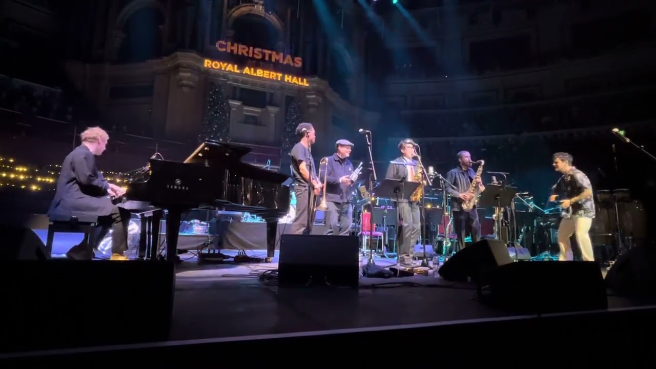 Jamie Cullum « Sleigh Ride » @ Royal Albert Hall (London live 2023)