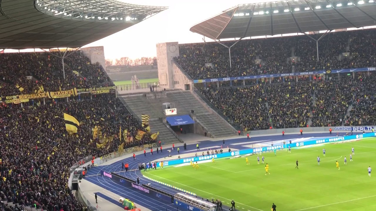 Hertha BSC - Borussia Dortmund 0-1 Tor Jadon Sancho Jubel Fan Reaktionen