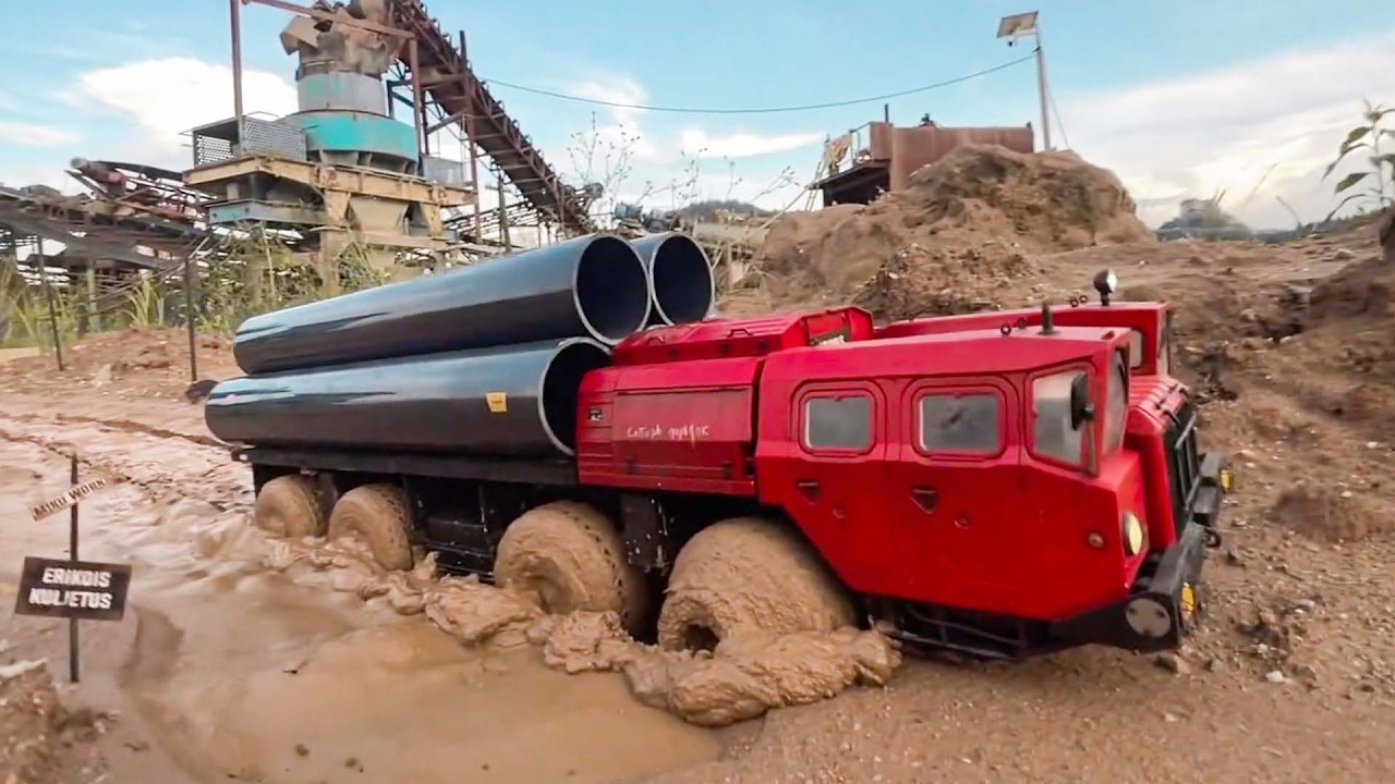 Cross RC CC8 8x8 &ndash; Extreme 1/12 Military Truck Crawler in Action