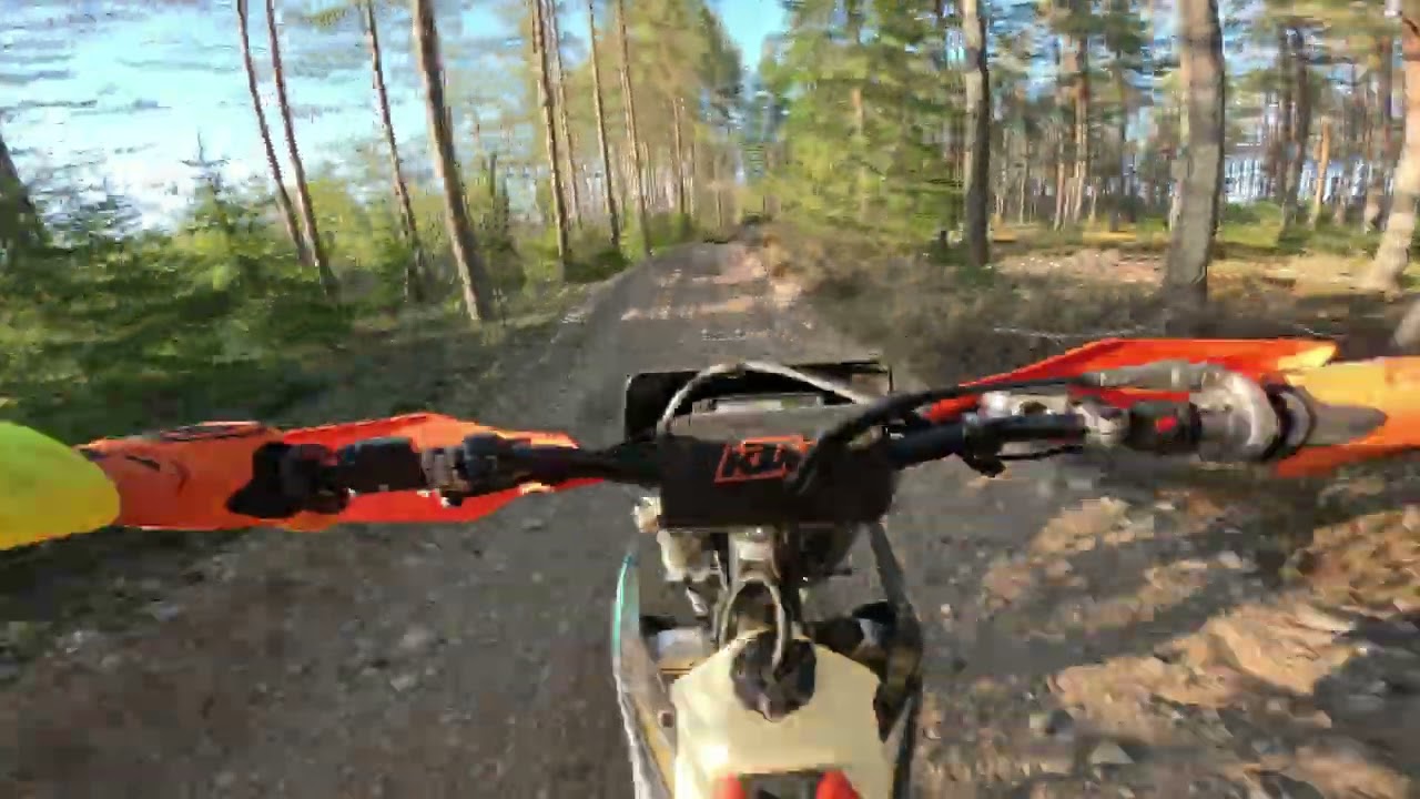 Enduro körning i ett dammigt Laxå 9/4-25