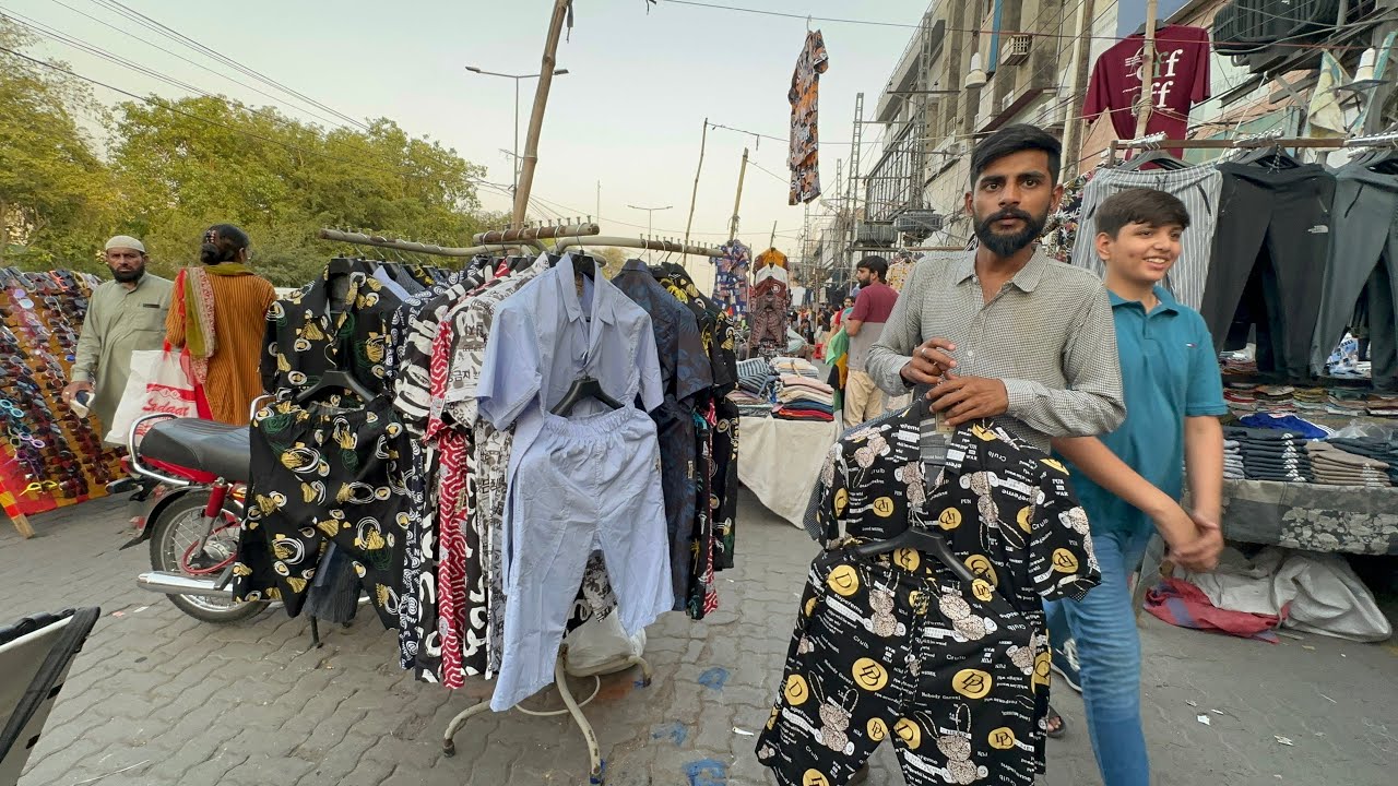 Kareem Block Market Lahore | wholesale  sale price | ￼ tracksuit | In | Lahore