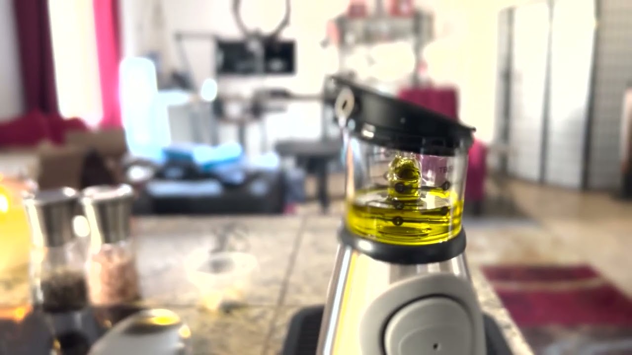 Demo of oil dispenser and spray mister  Cool features!