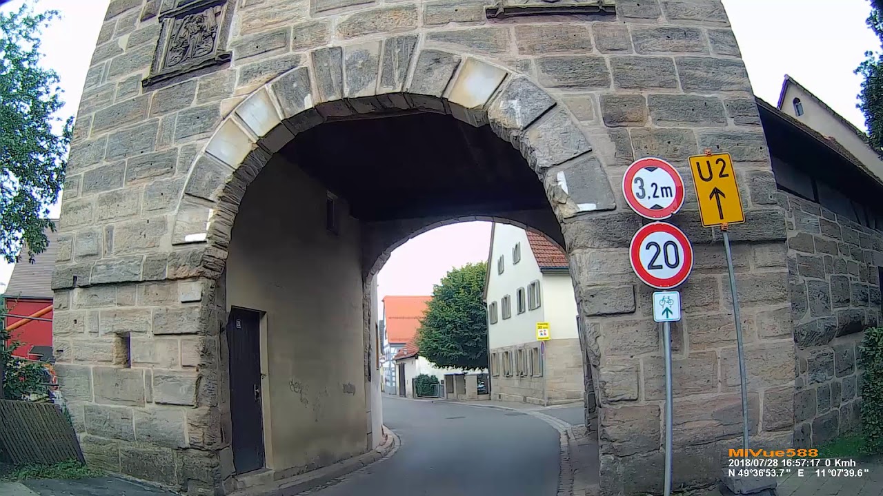 D: Markt Neunkirchen a. Brand. Landkreis Forchheim. Rundfahrt durch die Ortsmitte. Juli 2018