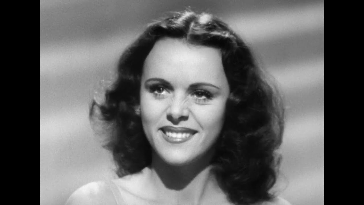 I Don't Want to Set the World on Fire (Soundies 1941) - Johnny Downs and Bonnie Kildare