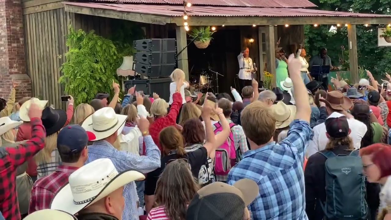 Chapel Hart on the front porch stage at The Long Toad Festival 2023