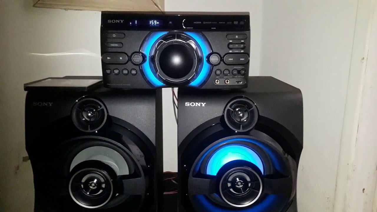 Em pleno 2021 o M60D da Sony  tocando A Little Respect do Erasure. Bom gosto musical não tem preço.