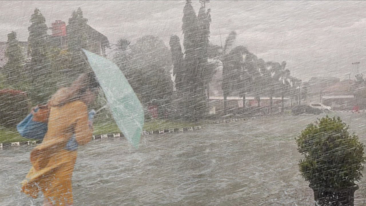 СУПЕР СУМАСШЕДШИЙ ДОЖДЬ! САМЫЙ ЭКСТРЕМАЛЬНЫЙ УРАГАН-МОНСТР ОБРУШИЛСЯ НА ДЕРЕВЕНСКУЮ ЖИЗНЬ В АЗИИ 🥶