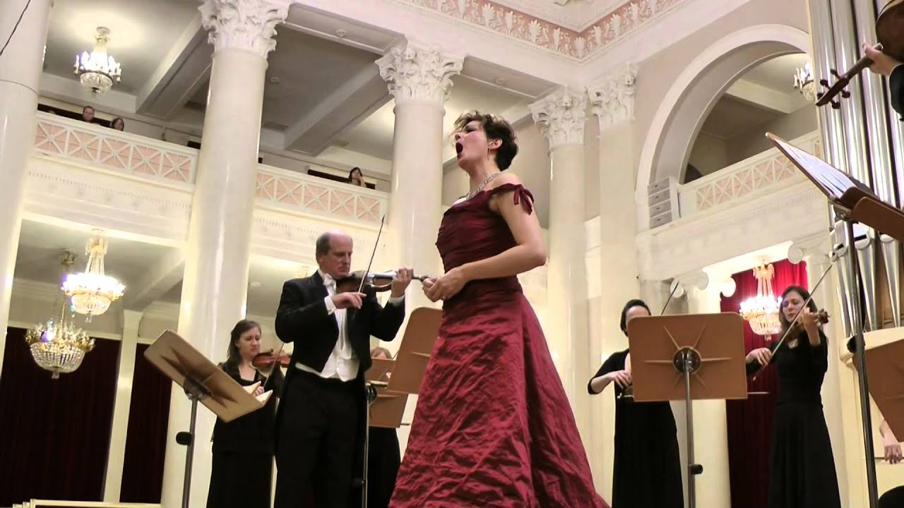 Roberta Mameli. L'arte del mondo. Санкт-Петербург.
