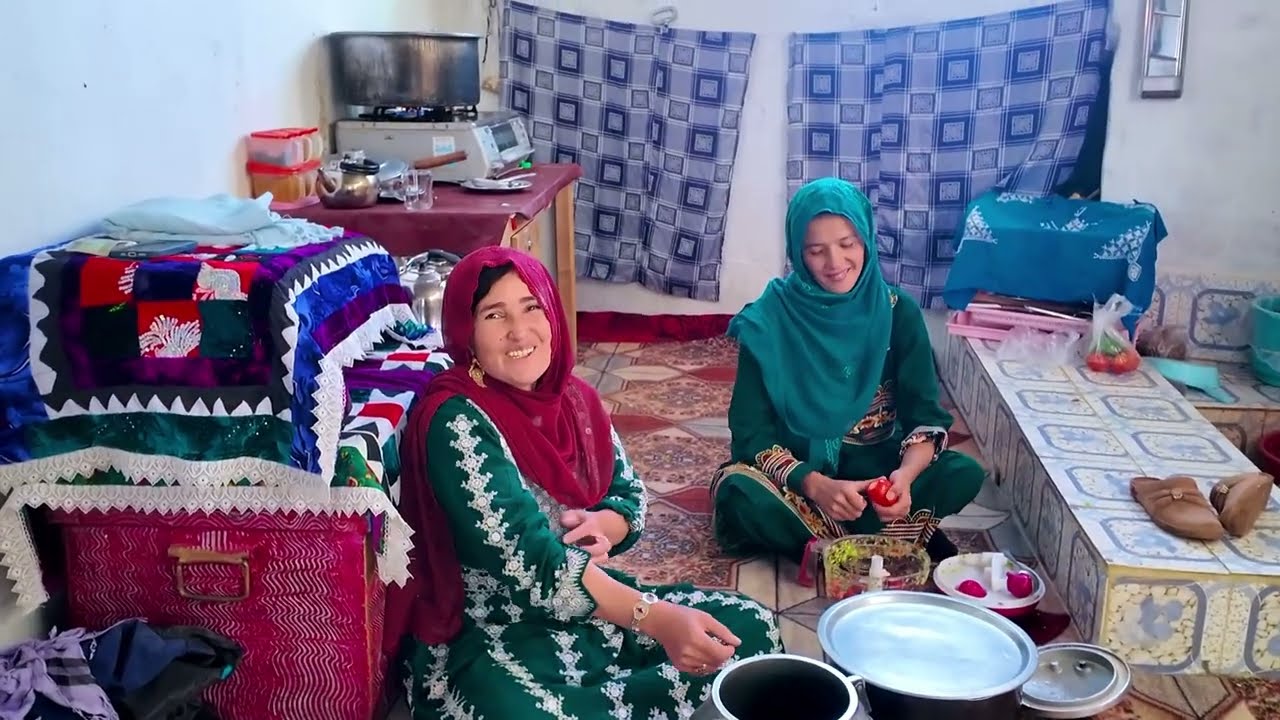 خدا را شکر همه در خانه سرحال و خوب هست 😍 از همه خوشحال تر مهسا جان