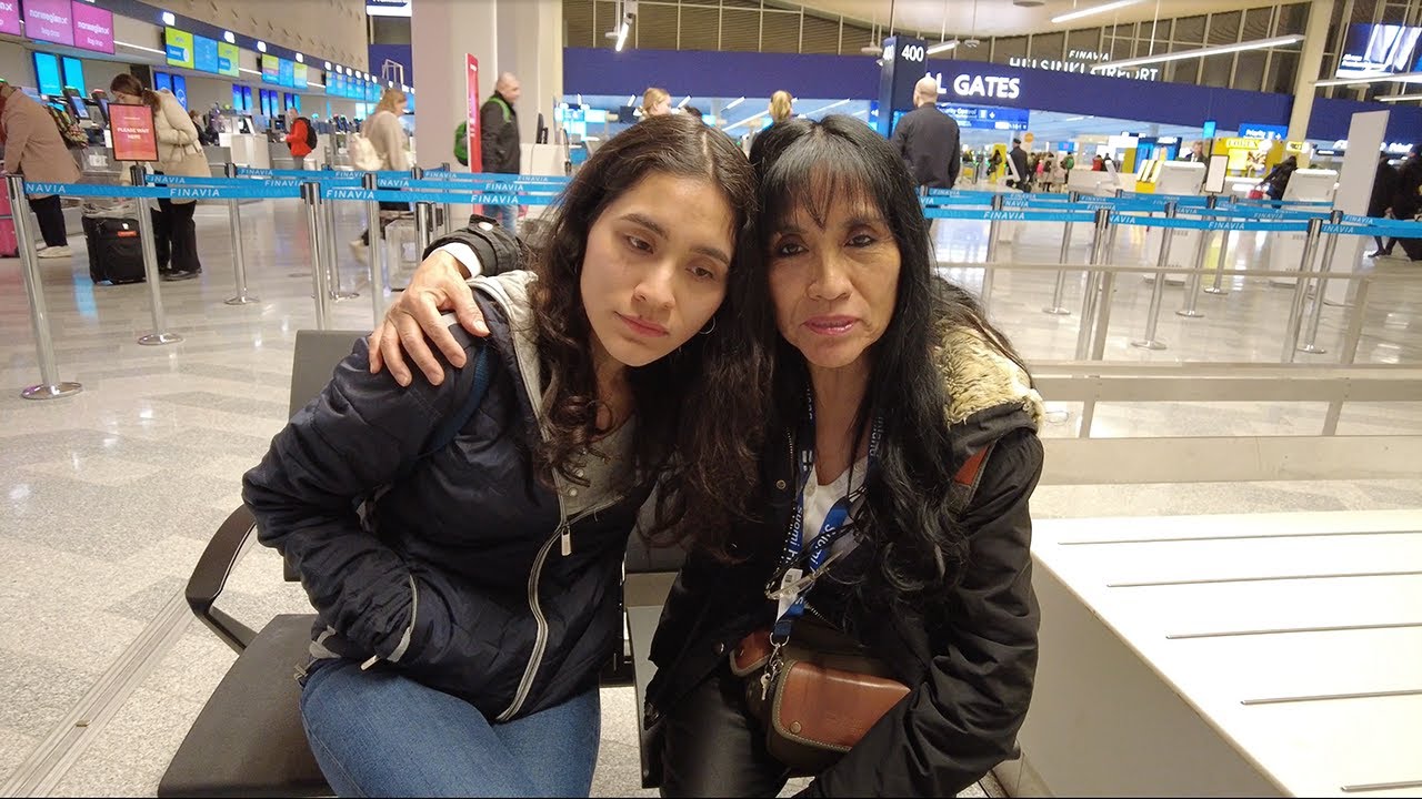 ✈️💔 Mi mamá se va de Finlandia 😭 La despedida más triste en el aeropuerto 😭