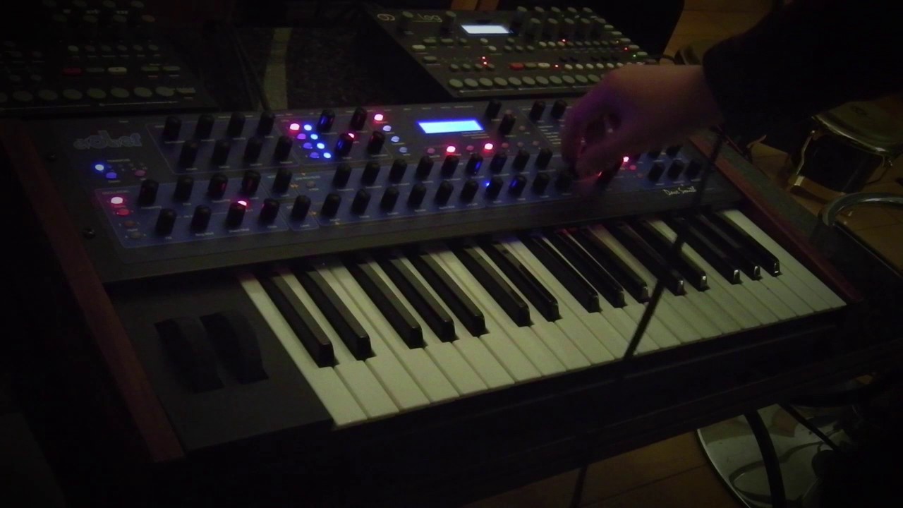DSI Mono Evolver Keyboard - Testing 4 Sequences Live...