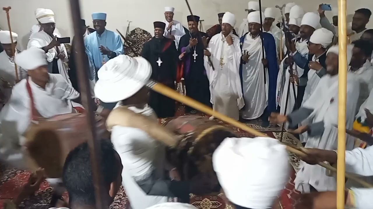 በእደ መልአኩ አቀቦሙ ድንቅ ከበሮ አመታት በሲ.ኤም.ሲ ቅዱስ ሚካኤል ሊቃውንት