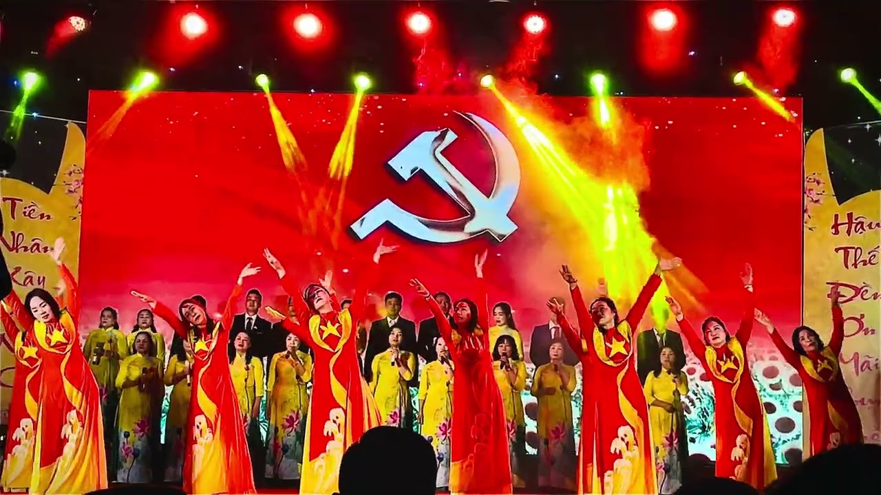 Lễ Khánh thành đình tư sinh; múa hát lá cờ Đảng 