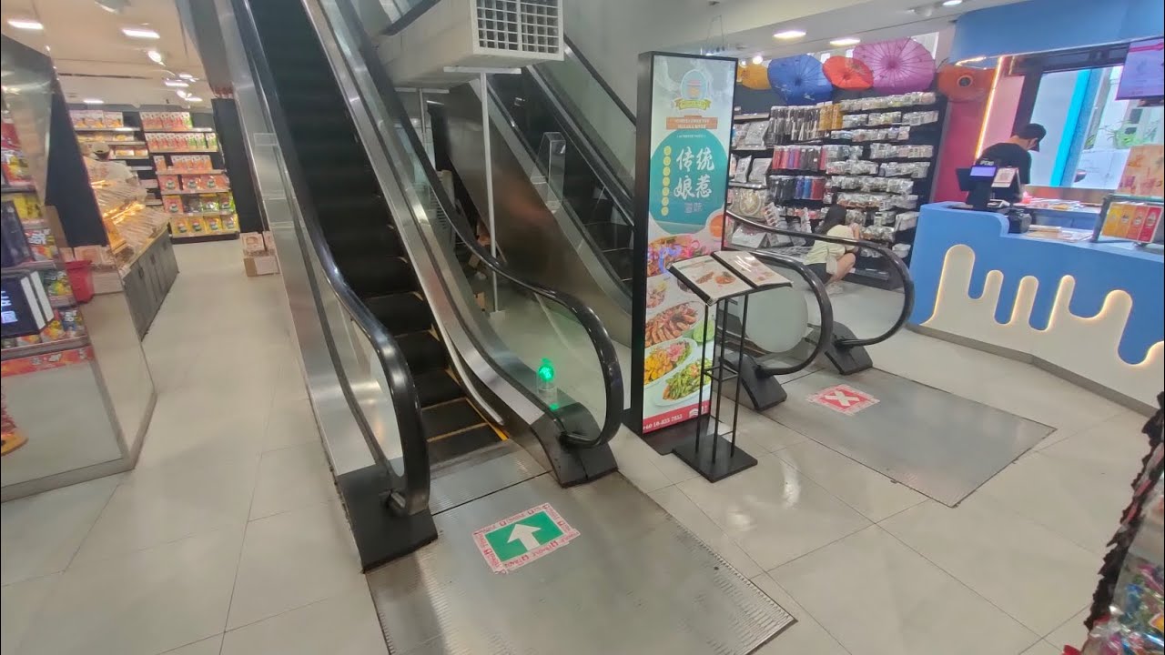 M Escalators (MES30) at Lulala Jonker Street, Melaka