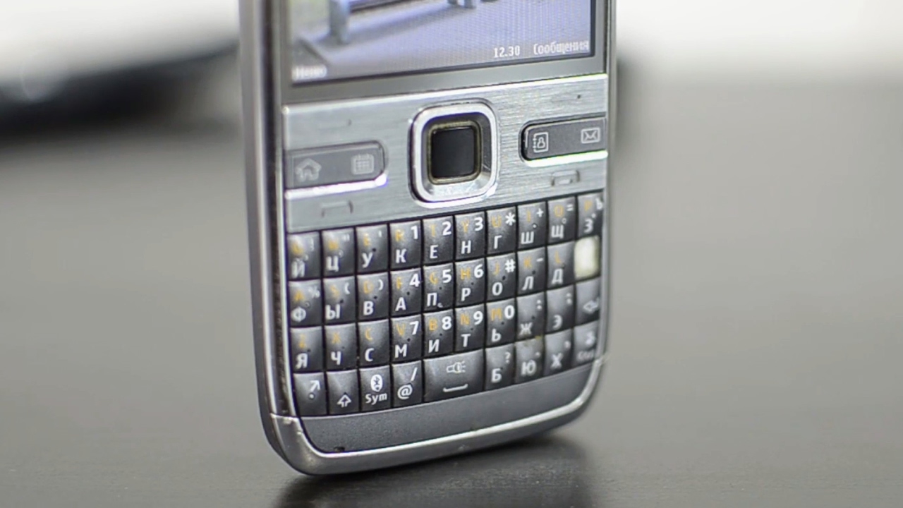 Nokia E72 (ретро обзор в 2017) / от Арстайл /
