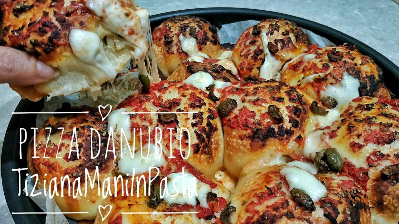 PIZZA DANUBIO CON POMODORO E MOZZARELLA