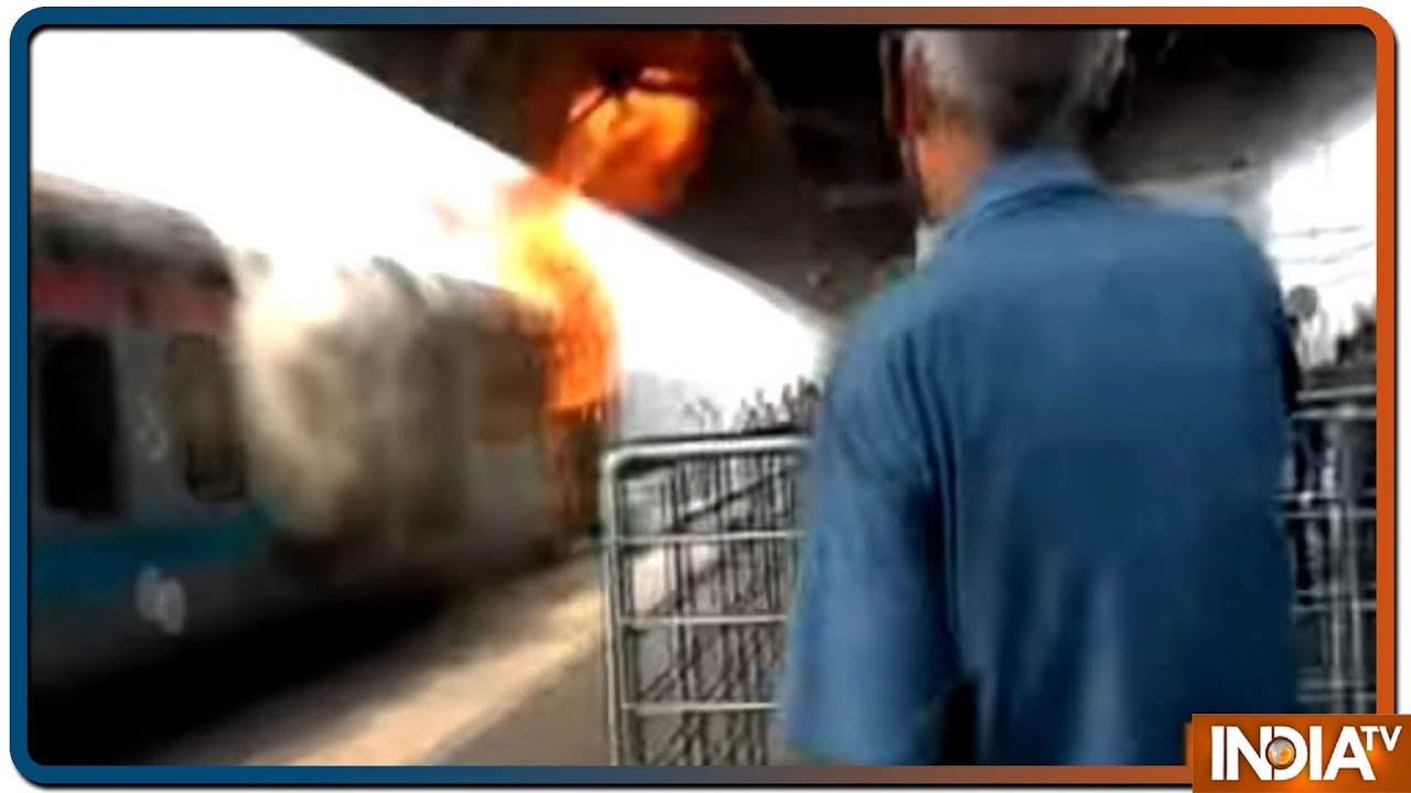 New Delhi: Fire breaks out in Chandigarh-Kochuvelli Express