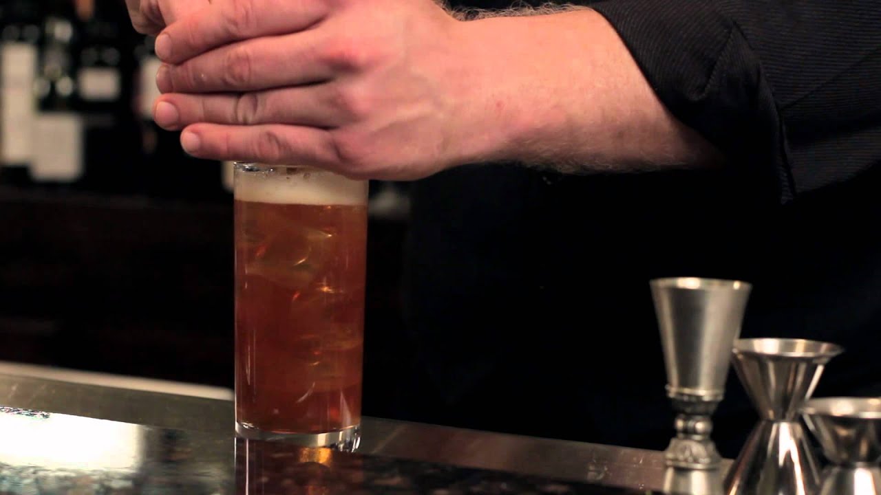 How to make a Dark and Stormy - DrinkSkool Cocktails
