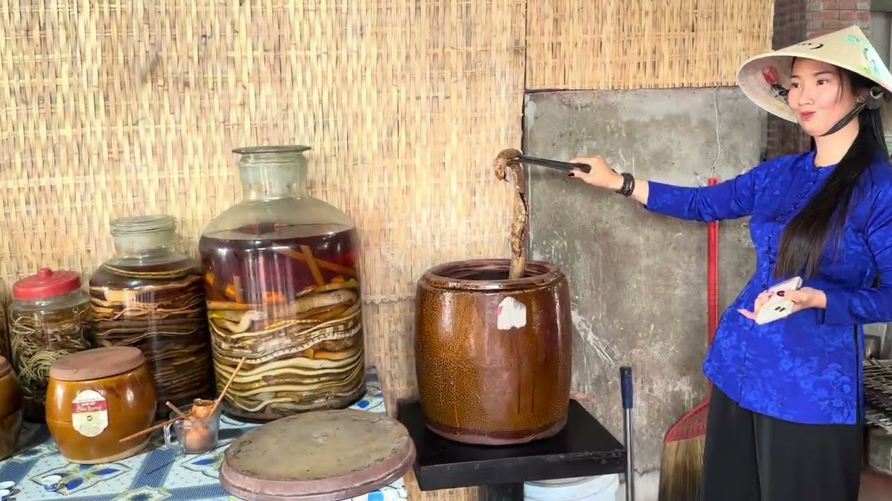Cổ Chiên River, family candy factory ￼