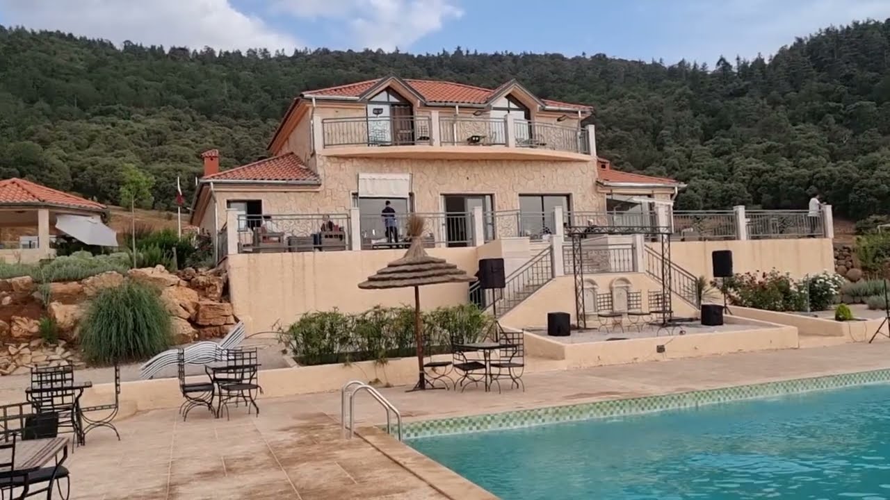 أحسن بلاصة ليبغا إجيب العائلة ديالو إفواج ديما كتكون قصارة مقهى ميرال لودج miral lodge جارج م.أزرو