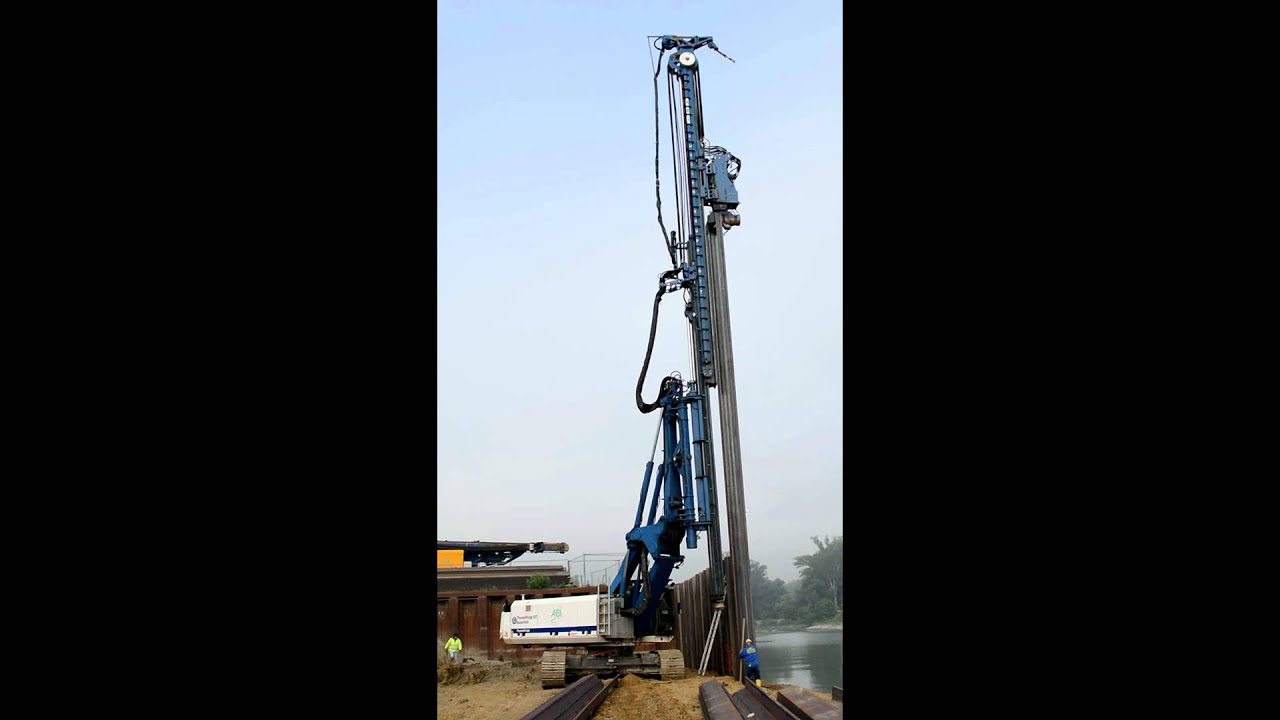 ABI Mobilram TM18/22 at sheet piling works in Vienna