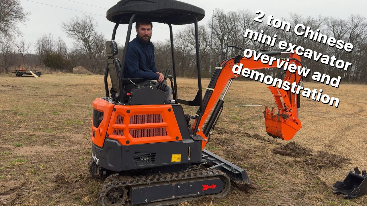 DD20 Chinese mini excavator with expanding tracks, swivel boom and hydraulic thumb!