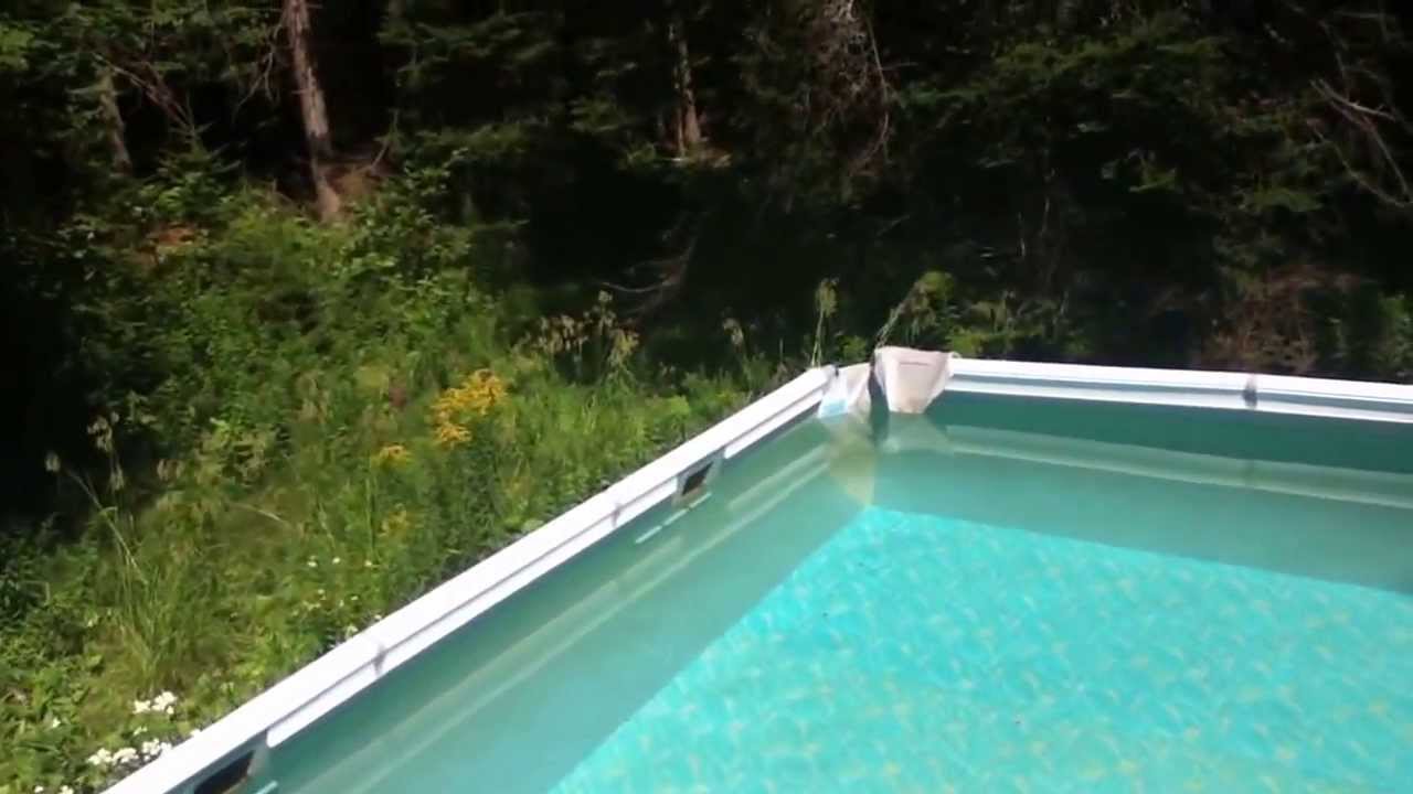 Fuite piscine, réparation d'un bassin d'eau à la maison avec colle miracle