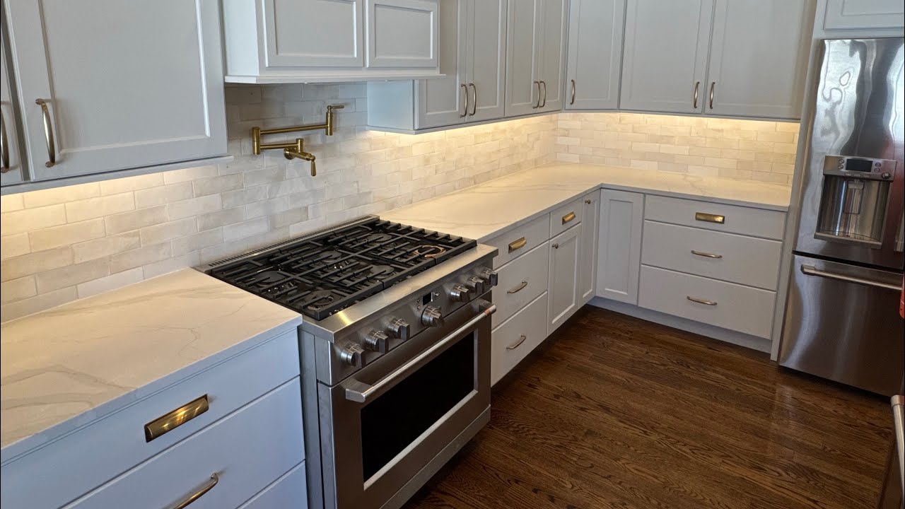 How to: Backsplash Grouting and Caulking Like A Pro!