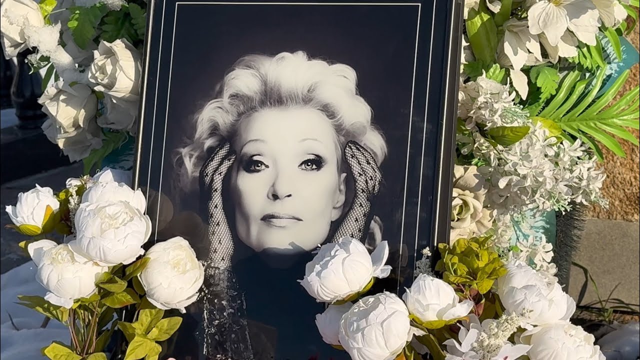 УМЕРЛА ВО СНЕ … КАК СЕГОДНЯ ВЫГЛЯДИТ МОГИЛА АКТРИСЫ СВЕТЛАНЫ СВЕТЛИЧНОЙ | ТРОЕКУРОВСКОЕ 16.11.2025  