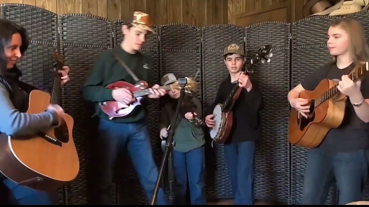 Biscuit Eaters play 